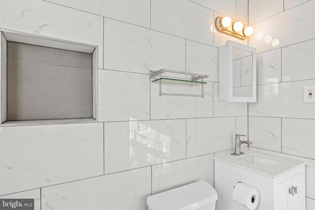 2100 27TH ST S, Arlington, VA 22206