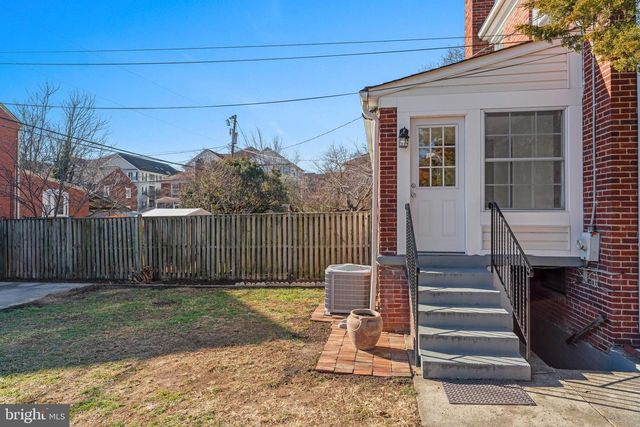 2100 27TH ST S, Arlington, VA 22206