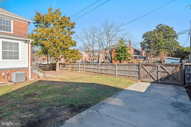 2100 27TH ST S, Arlington, VA 22206