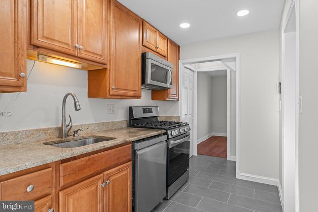 2100 27TH ST S, Arlington, VA 22206