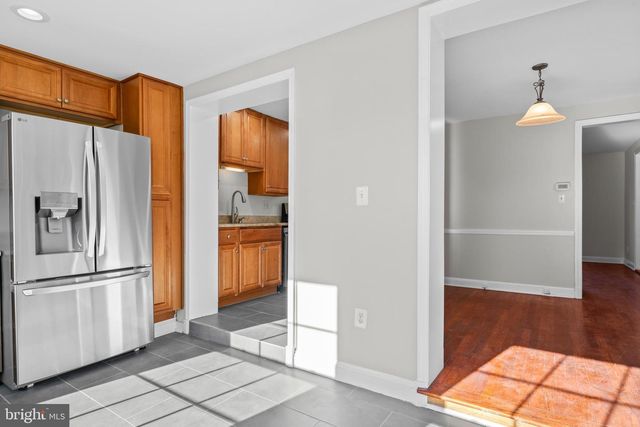 2100 27TH ST S, Arlington, VA 22206