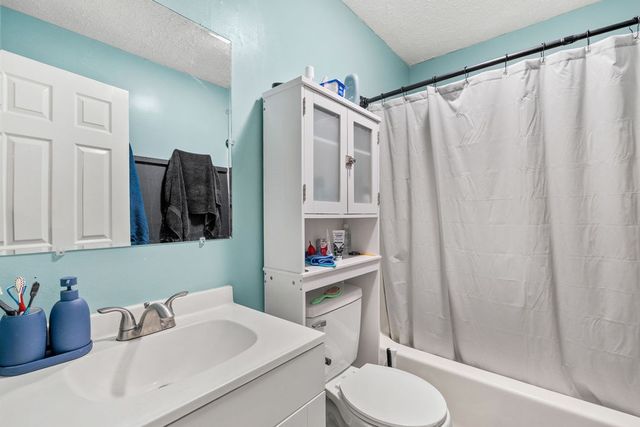 250 McDeerman Rd, Jacksboro, TN 37757