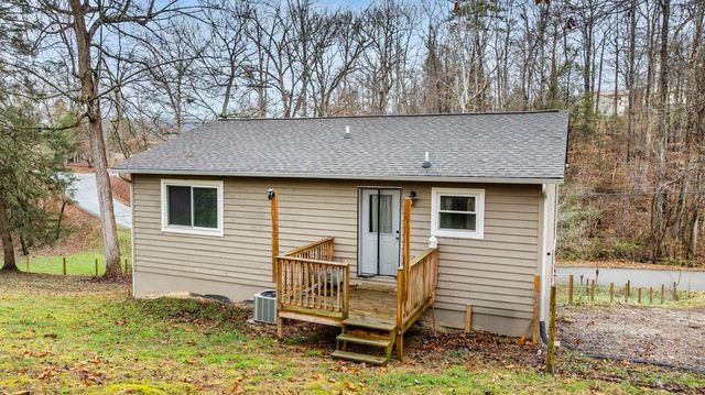 250 McDeerman Rd, Jacksboro, TN 37757
