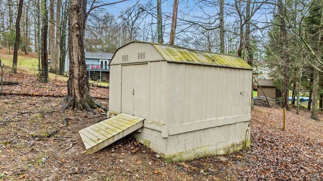 250 McDeerman Rd, Jacksboro, TN 37757