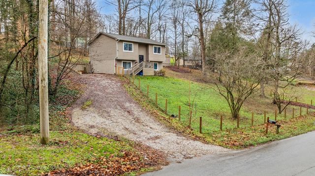 250 McDeerman Rd, Jacksboro, TN 37757