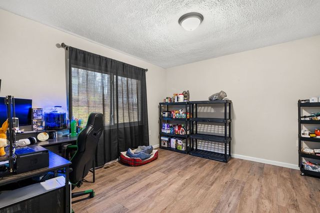 250 McDeerman Rd, Jacksboro, TN 37757