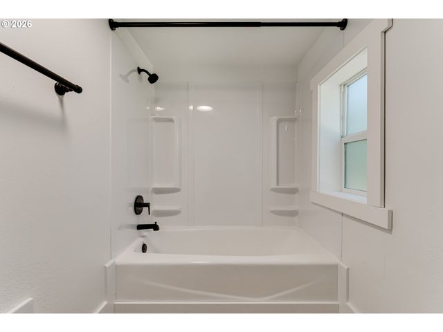 3125 PORTLAND St, Eugene, OR 97405