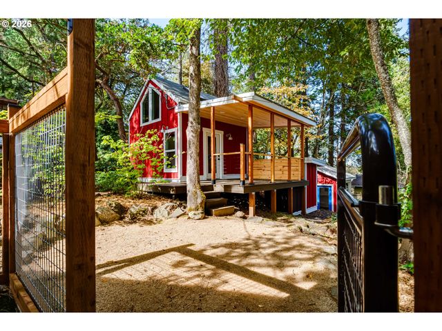 3125 PORTLAND St, Eugene, OR 97405