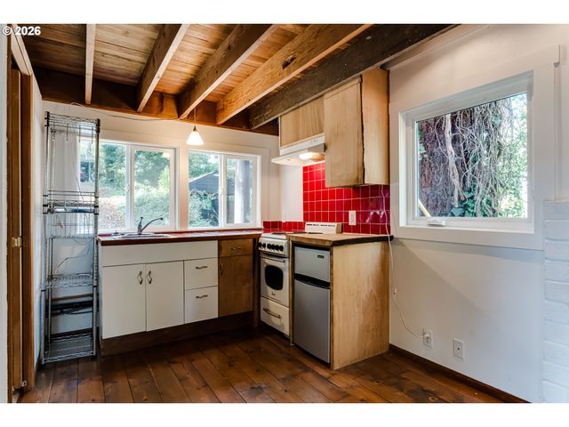 3125 PORTLAND St, Eugene, OR 97405