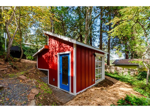 3125 PORTLAND St, Eugene, OR 97405