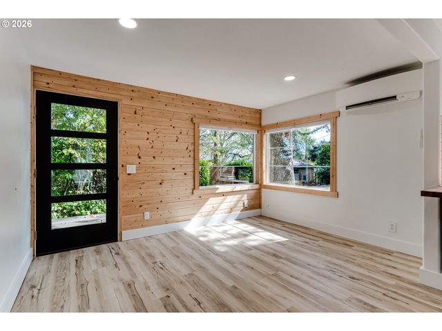 3125 PORTLAND St, Eugene, OR 97405