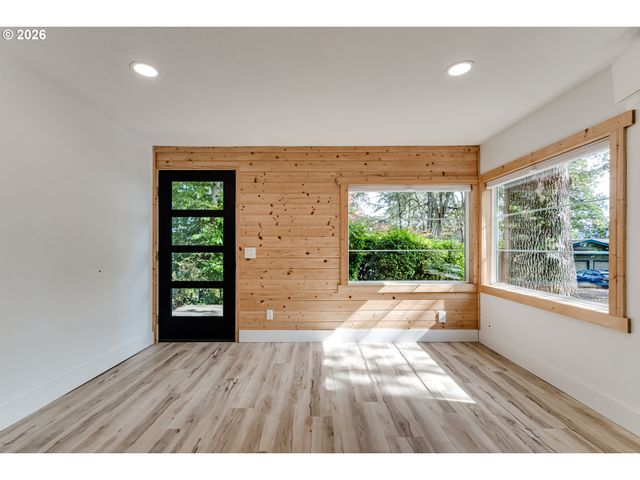 3125 PORTLAND St, Eugene, OR 97405