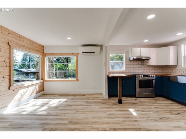 3125 PORTLAND St, Eugene, OR 97405