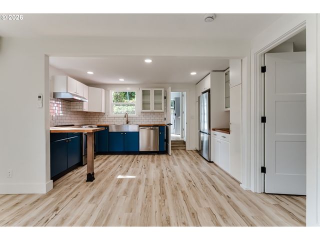 3125 PORTLAND St, Eugene, OR 97405