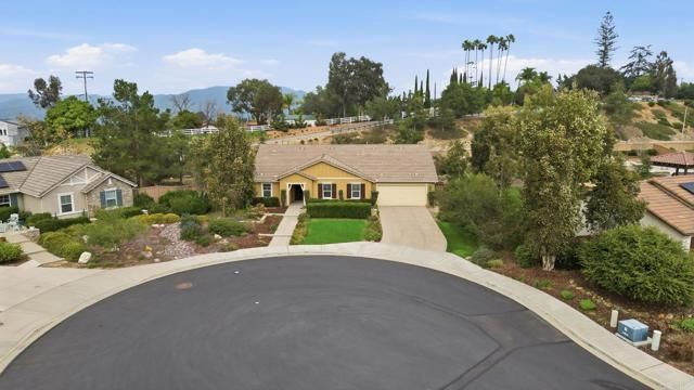 321 William Pittenger Place, Fallbrook, CA 92028