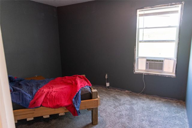 13 Brook Circle, Pella, IA 50219