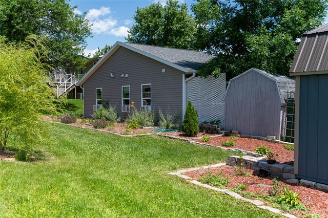 13 Brook Circle, Pella, IA 50219