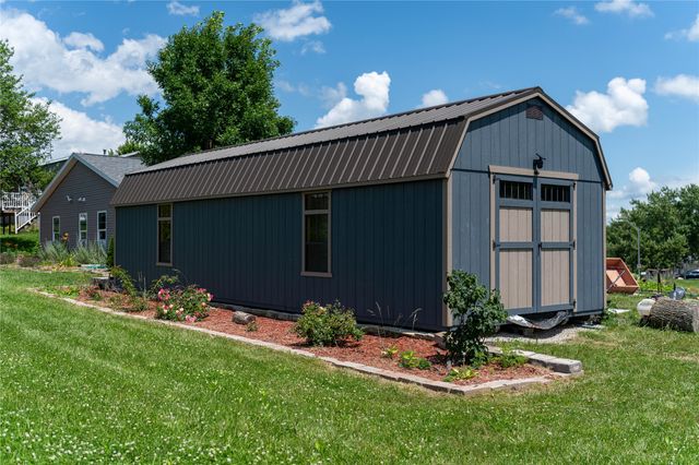 13 Brook Circle, Pella, IA 50219