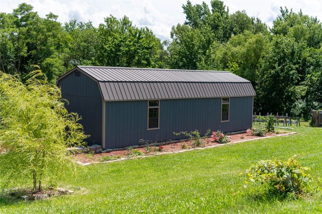 13 Brook Circle, Pella, IA 50219