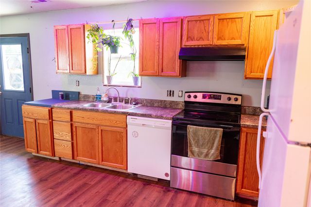 13 Brook Circle, Pella, IA 50219