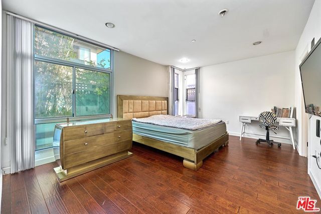 332 S Oxford Avenue 106, Los Angeles, CA 90020