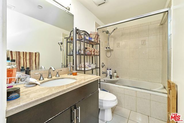 332 S Oxford Avenue 106, Los Angeles, CA 90020