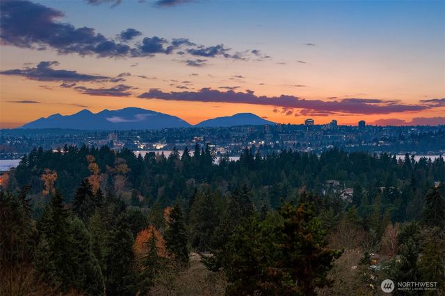 2627 96th Avenue NE, Clyde Hill, WA 98004