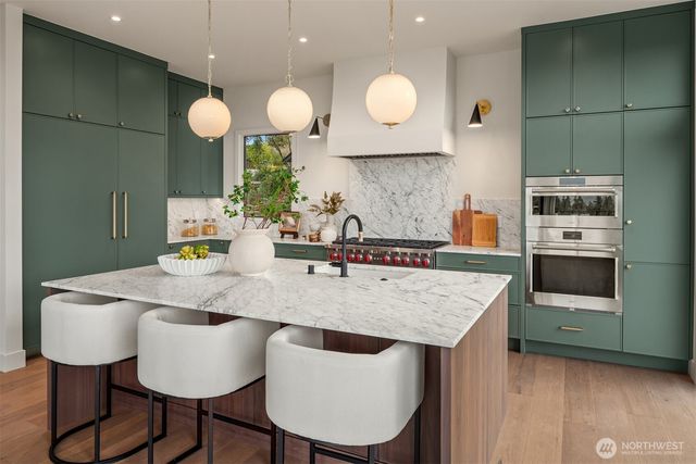 2627 96th Avenue NE, Clyde Hill, WA 98004