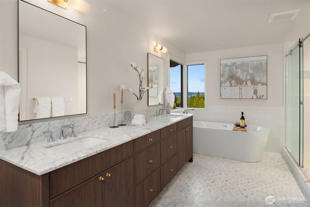 2627 96th Avenue NE, Clyde Hill, WA 98004