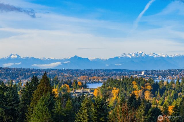 2627 96th Avenue NE, Clyde Hill, WA 98004