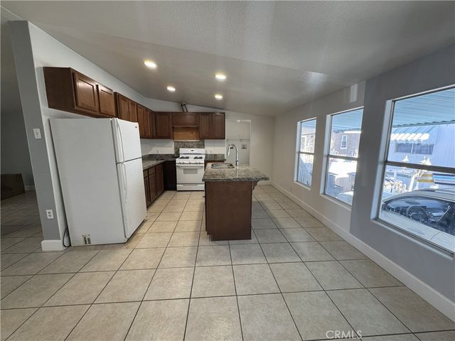 350 E San Jacinto 125, Perris, CA 92571