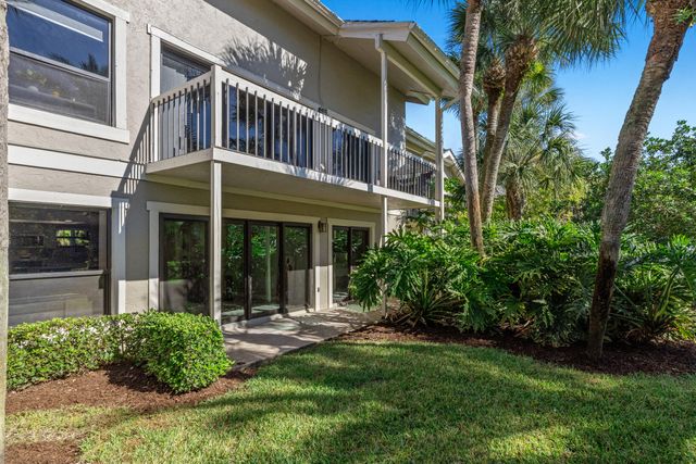 11863 Wimbledon Circle 438, Wellington, FL 33414