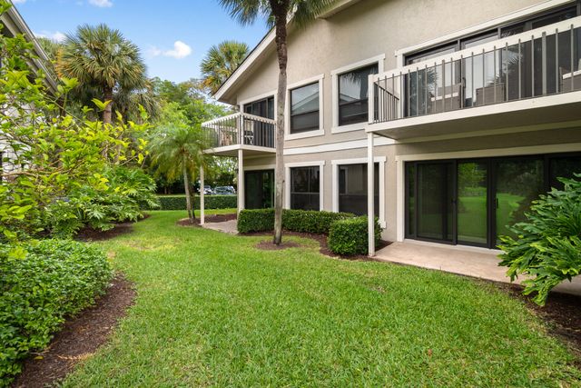 11863 Wimbledon Circle 438, Wellington, FL 33414