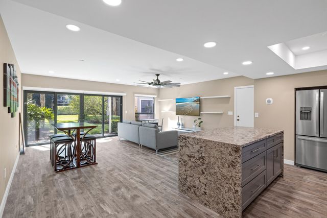 11863 Wimbledon Circle 438, Wellington, FL 33414