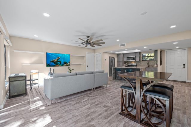 11863 Wimbledon Circle 438, Wellington, FL 33414