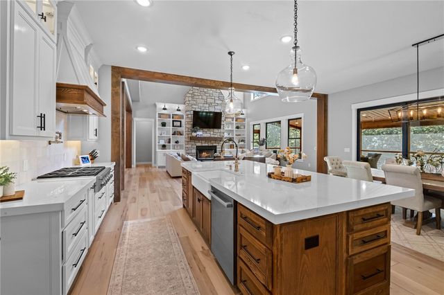 18291 Peterson Road, Gentry, AR 72734