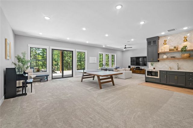18291 Peterson Road, Gentry, AR 72734