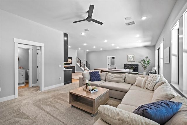 18291 Peterson Road, Gentry, AR 72734