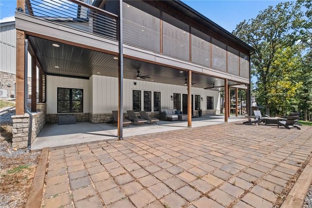 18291 Peterson Road, Gentry, AR 72734