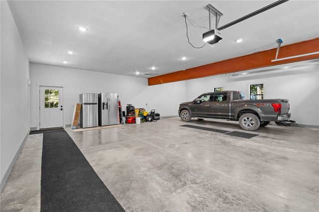 18291 Peterson Road, Gentry, AR 72734