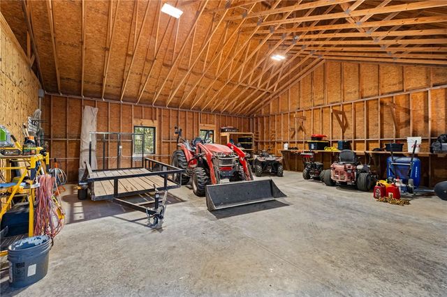 18291 Peterson Road, Gentry, AR 72734