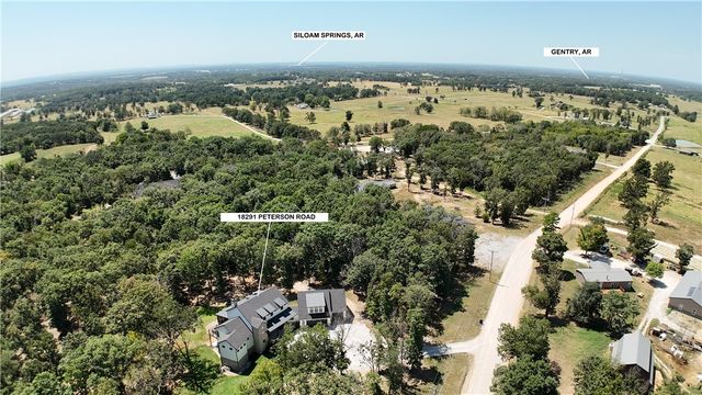 18291 Peterson Road, Gentry, AR 72734