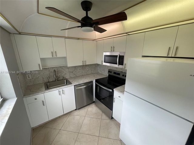 101 Brittany C C, Delray Beach, FL 33446