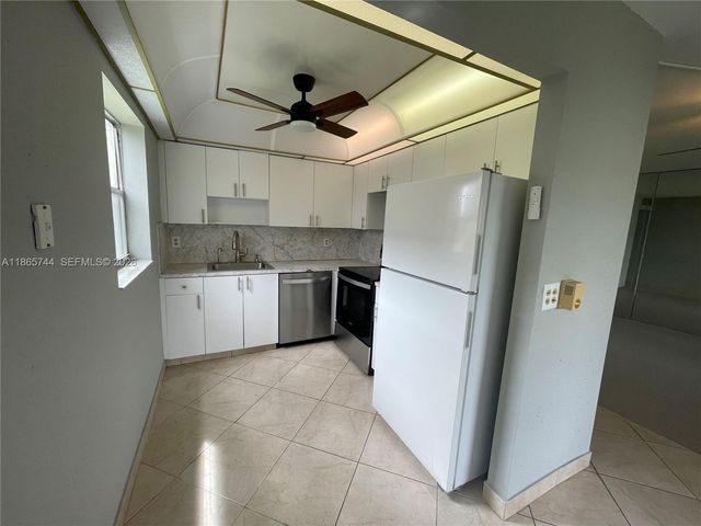 101 Brittany C C, Delray Beach, FL 33446