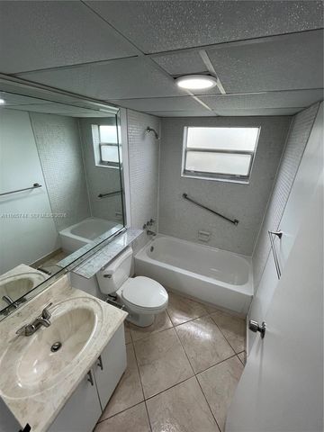 101 Brittany C C, Delray Beach, FL 33446