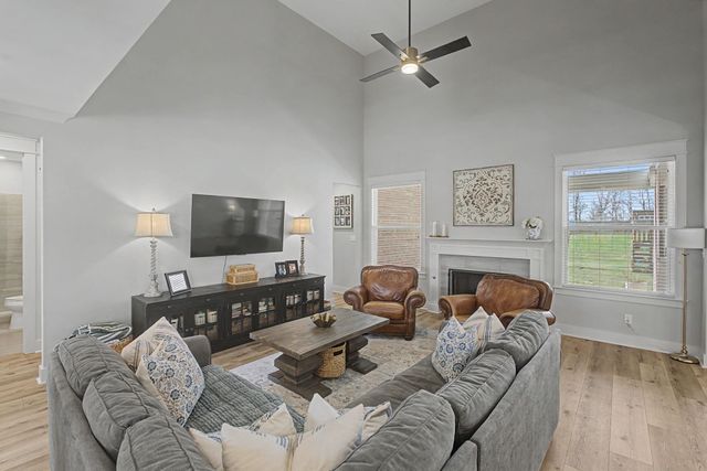 2711 TURKEY CREEK DR, Olive Branch, MS 38654
