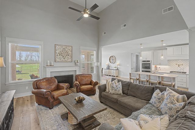 2711 TURKEY CREEK DR, Olive Branch, MS 38654