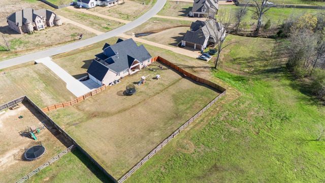 2711 TURKEY CREEK DR, Olive Branch, MS 38654