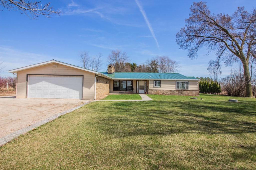 3919 Sunset ROAD, Sheboygan, WI 53081