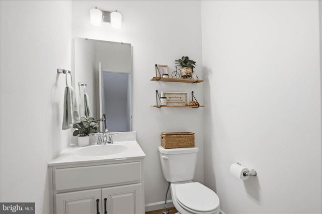 2429 SPRING WATER CIR, Lancaster, PA 17601